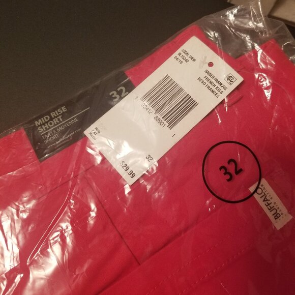 Shorts - Picture 3 of 3